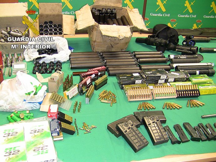 Detenidas 10 personas de una organización que suministraba armas de fuego a los 