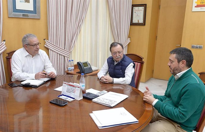 Hachuel, el presidente del Gobierno de Ceuta, Juan Vivas, y el presidente de la 