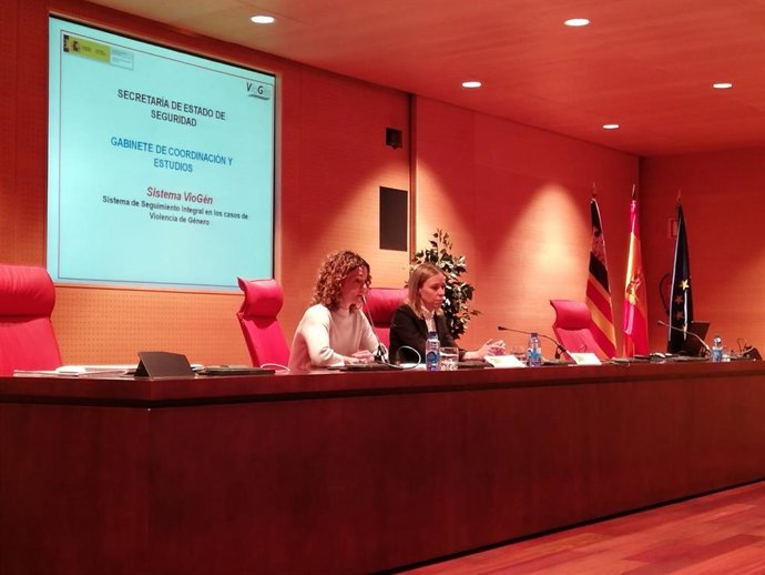 Delegada del Gobierno, Rosario Sánchez, y comisaria Marina Rodíguez