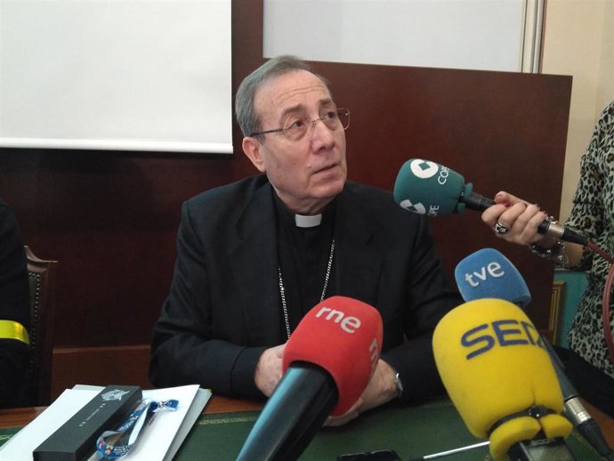 El arzobispo de Pamplona, Francisco Pérez