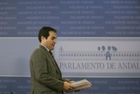 Nieto (PP-A) destaca la trayectoria política de Villalobos y ve su retirada como "una importante pérdida"