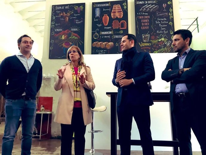 Aguado celebra la distinción de Denominación de Origen de Vinos a El Molar y cre