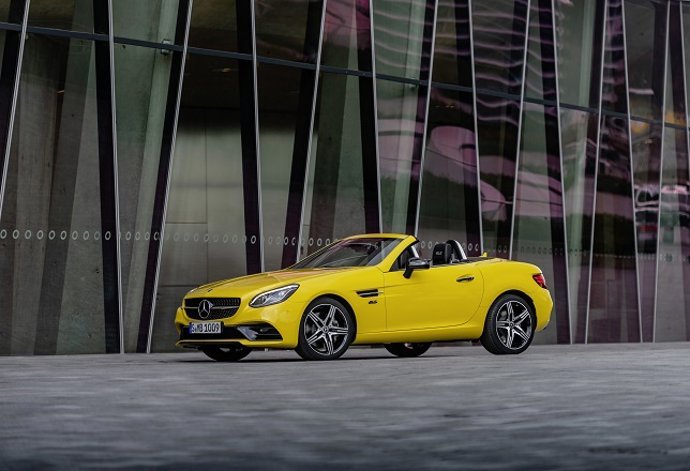 Mercedes-Benz abrirá los pedidos del SLC Final Edition en España en abril y lleg