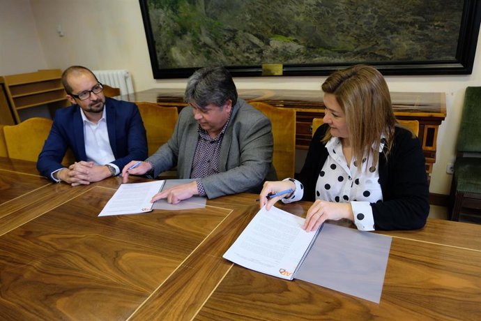 Consellera insular Mercedes Garrido, alcalde de sa Pobla Biel Ferragut y Bartome