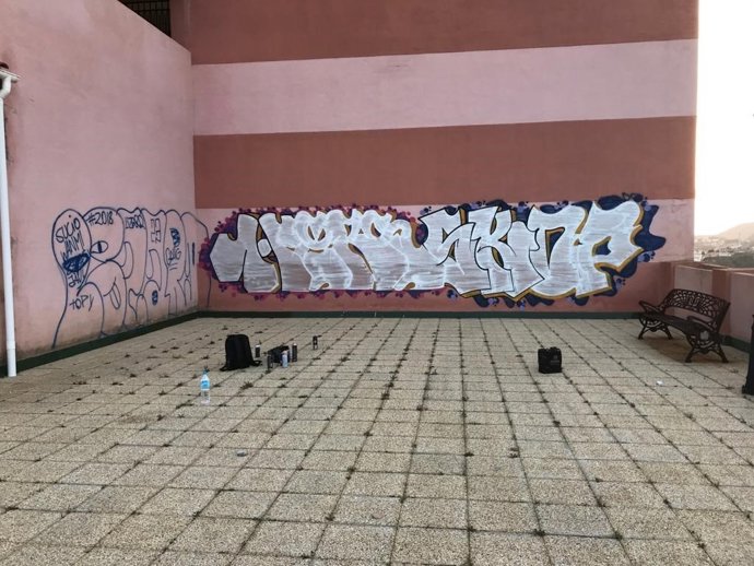 Tres jóvenes denunciandos por realizar grafitis de grandes dimensiones en Rincón