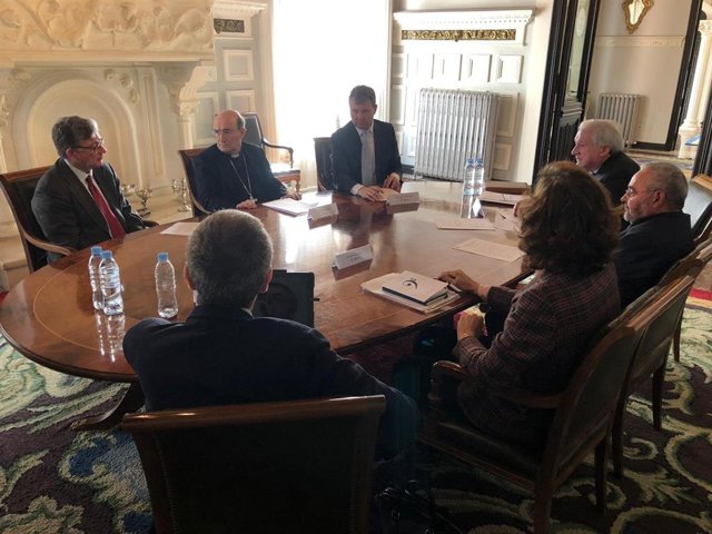 Alfredo Pérez (I), Fidel Harráez y Javier Lacalle (D) en la reunión