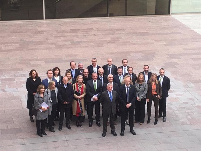 Crous i Torres, amb part dels integrants de la seva candidatura a la Cambra de B