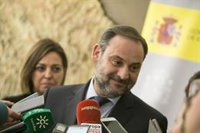 Ábalos aclara a Casado que la sociedad española tiene "más derechos que hace ocho meses"