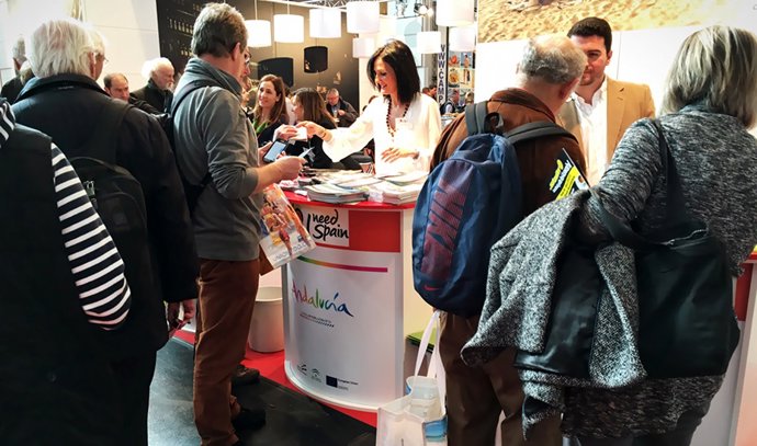 Uno de los mostradores que Andalucía tiene dentro del expositor de Turespaña en 
