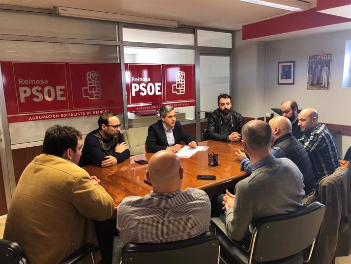 PSOE con sindicatos de Sidenor