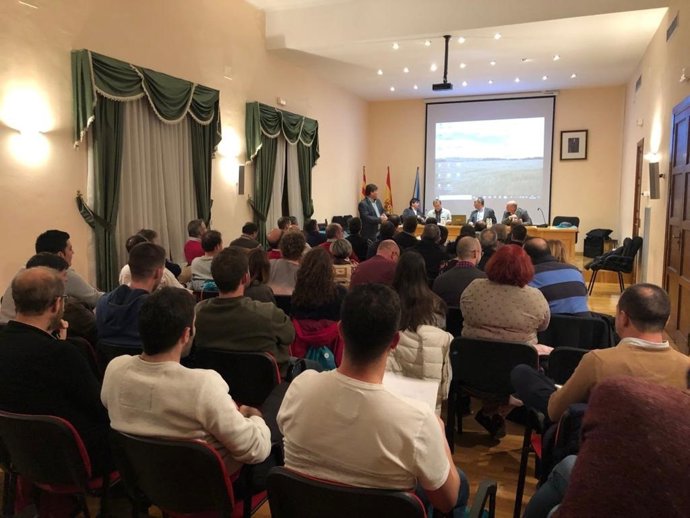 La normativa agraria, a debate en el ciclo 'Los jueves de la Cooperativa San Jos