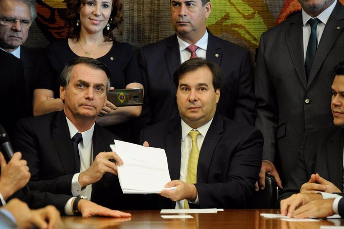 Bolsonaro entrega al Congreso su propuesta para reformar las pensiones