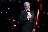 Steven Spielberg defiende las películas en salas de cine frente al streaming