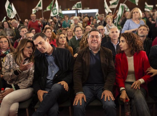 Montero, junto a Espadas, en un reciente acto del PSOE en Sevilla con Susana Día