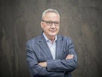 Cosentino agradece el reconocimiento como Hijo Predilecto, que valora su afán por "hacer progresar Andalucía"