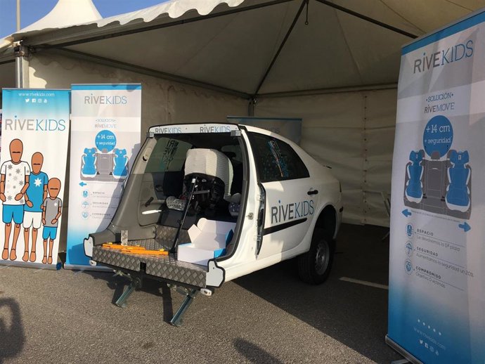 Coche de Rivekids en el Congreso de Educación Vial Materno-Infantil de Roquetas 