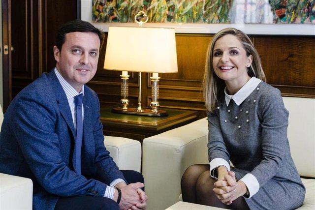 Javier Aureliano García y Maribel Sánchez, en la primera visita a Diputación.