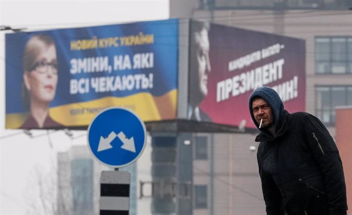Carteles electorales en Kiev