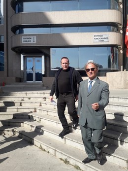 José Manuel Pinto y su abogado, Ramón Bosch, saliendo de la Audiencia de Madrid