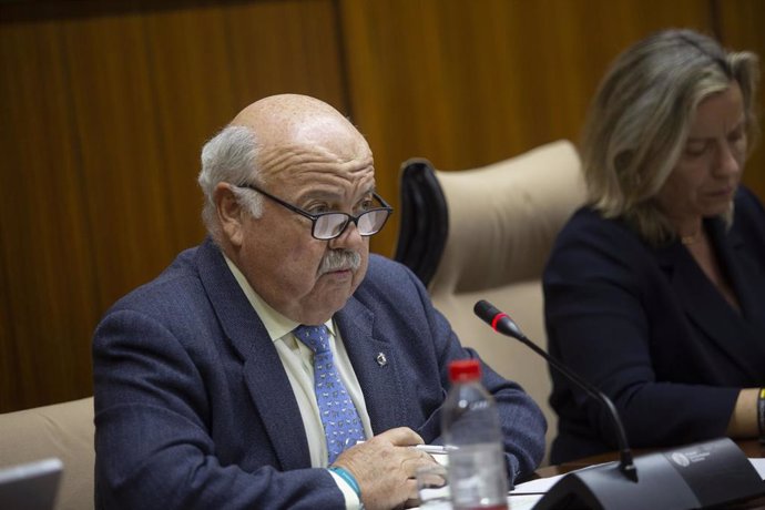 Comisión parlamentaria del consejero de Salud y Familias, Jesús Aguirre