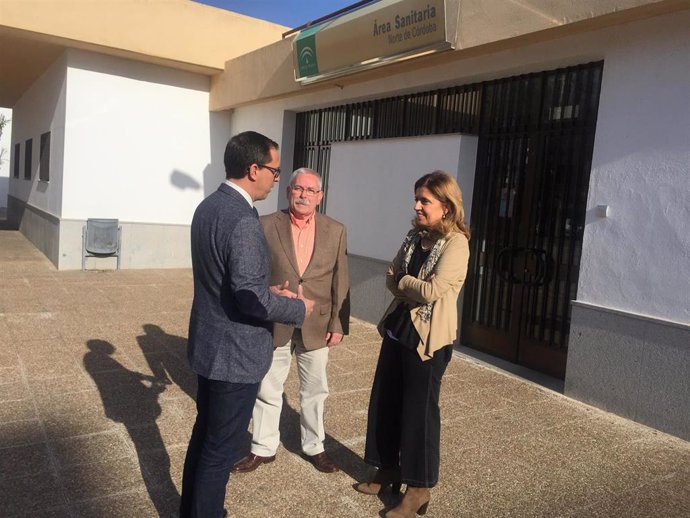 La delegada de Salud de la Junta visita el Área Sanitaria Norte de Córdoba para 