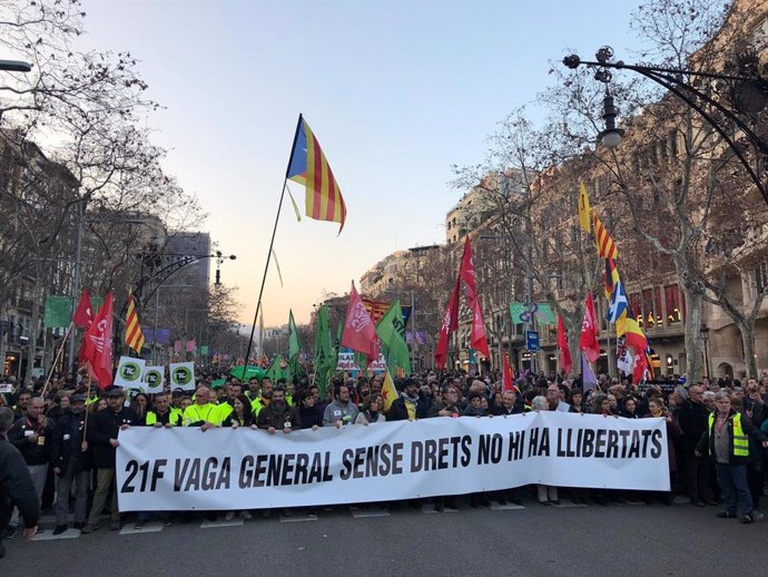 Empieza la manifestación en Barcelona en apoyo a la huelga general