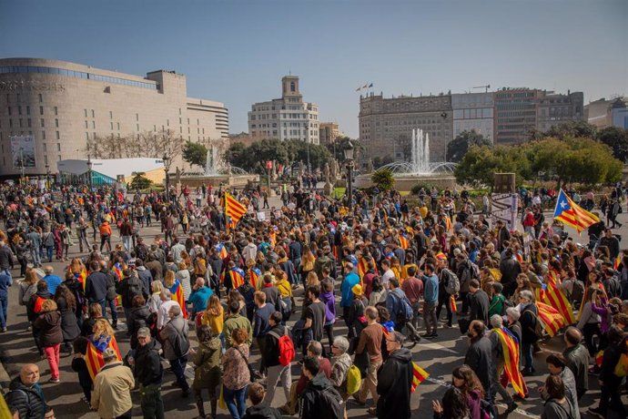 Manifestación estudiantil en Barcelona con motivo de la huelga general en Catalu