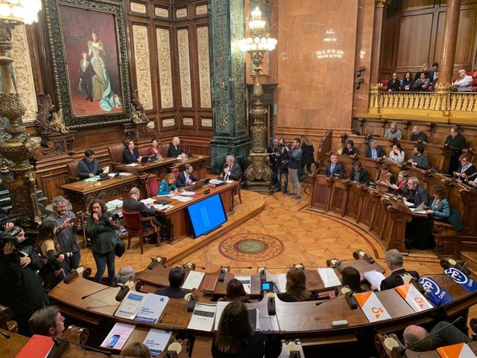 Barcelona otorga la Medalla de Oro al Mérito Cívico a Arcadi Oliveres por su act