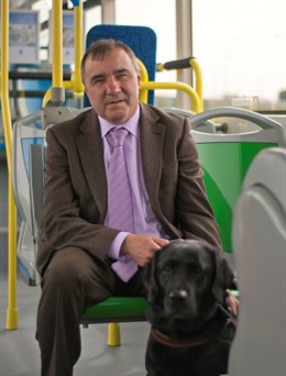 El nuevo 'Reglamento para Viajar' en la EMT permitirá subir al bus con perros y 