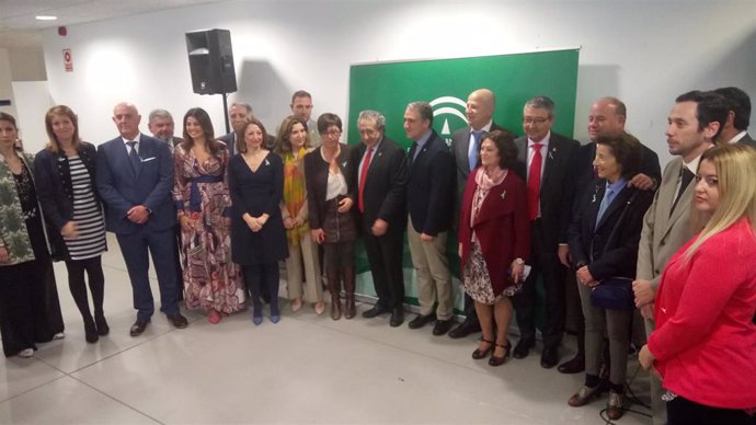 Bendodo resalta a los premiados por el Día de Andalucía en Málaga que ahora son 