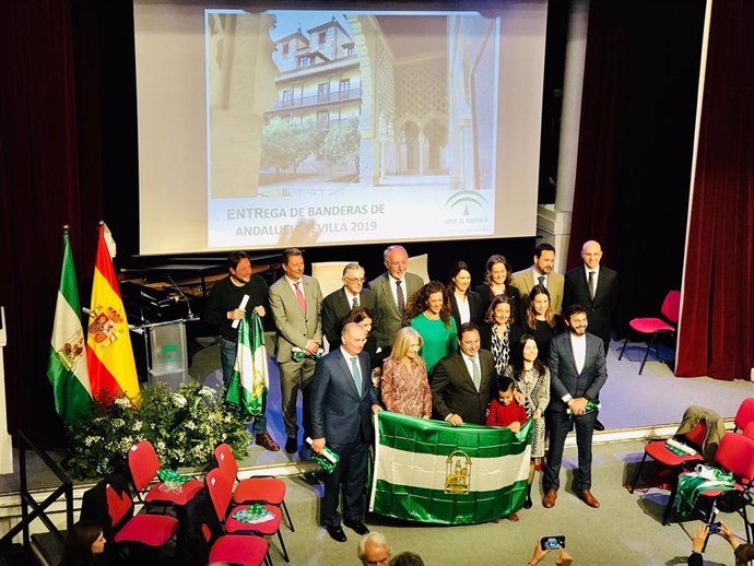Acto de entrega de los galardones Bandera de Andalucía en la provincia de Sevill