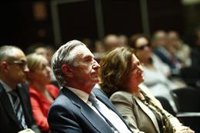 Marín (CNMC) afirma que el "A B C" de los precios bonificados es una subida de precios y un aumento de resultados