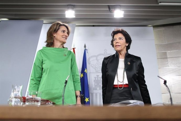 La ministra de Transición Ecológica y la ministra de Educación 