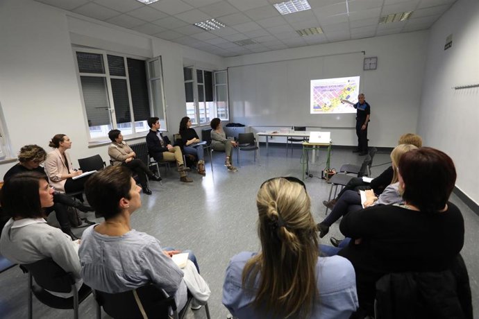 El Ayuntamiento presenta a los responsables de los colegios del entorno de Monja