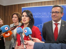 La consejera Miriam Guariola con el delegado y la