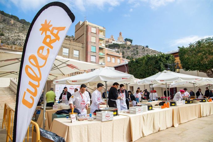 DIECIOCHO RESTAURANTES COMPITEN EN EL IV CONCURSO NACIONAL DE PAELLA DE CULLERA