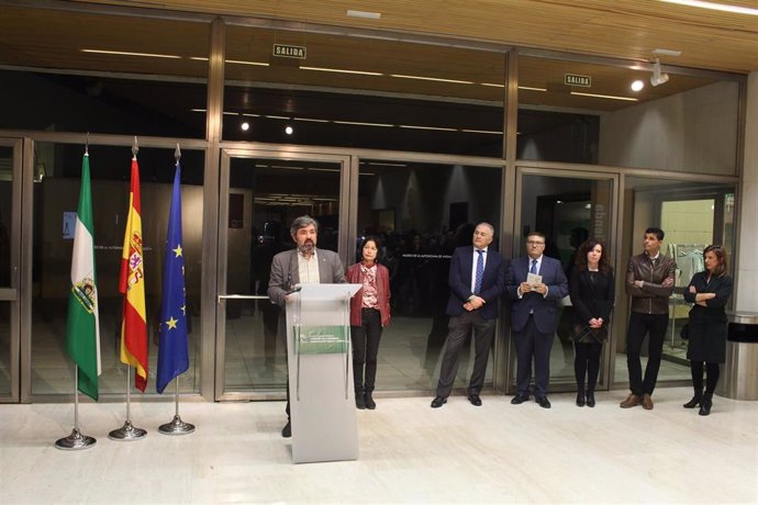 Sevilla.- El Ayuntamiento de Coria del Río rinde homenaje a Martínez de León con