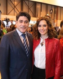 El alcalde de Alcorcón, David Pérez, y la candidata del PP Isabel Díaz Ayuso en 