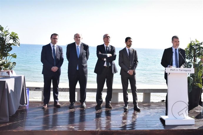 El Puerto de Tarragona inaugura la remodelación del paseo marítimo del Miracle d