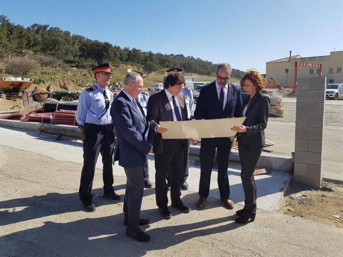 El conseller de Interior Miquel Buch y la alcaldesa de La Jonquera Snia Martíne