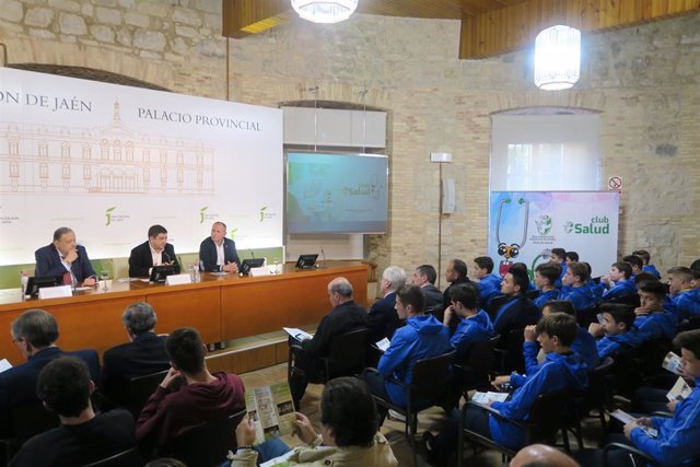 Acto del Club Salud de la RFAF en el Aula de Cultura de la Diputación de Jaén