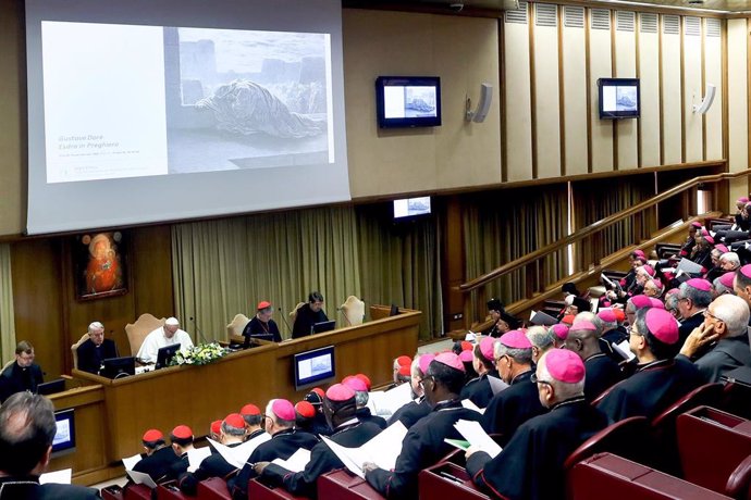 Sex abuse summit opens in Vatican