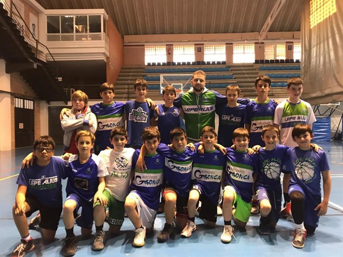 El equipo de baloncesto de pre infantil del Lepe Alius
