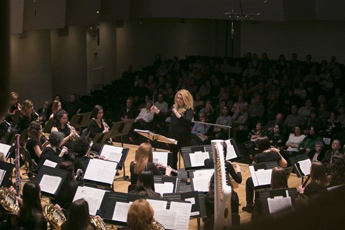 Mercedes Femenía dirige el pasodoble El Fallero este domingo en la XVI Entrada d