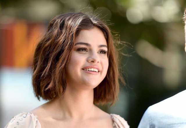 Selena Gomez vuelve a la música arropada por J Balvin