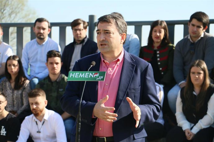 PNV defiende su "responsabilidad" frente al PP, Cs, Podemos y PSOE que buscan "b