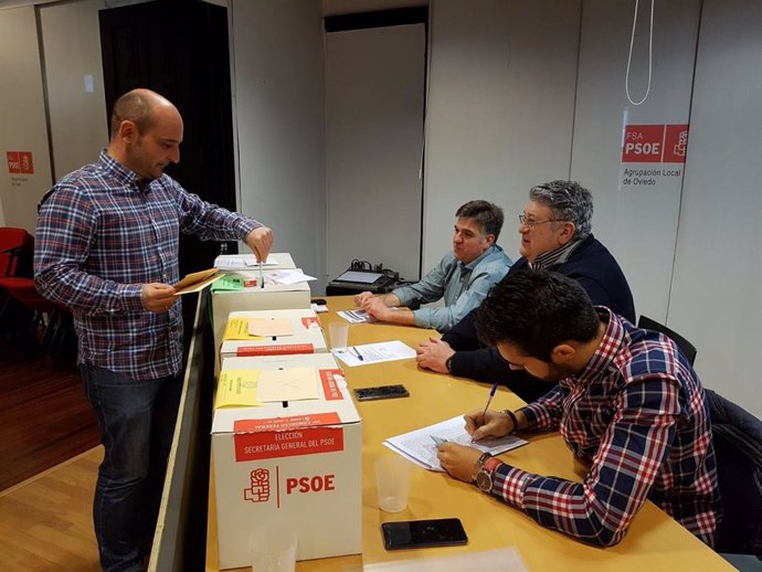 La AMSO-PSOE vota sus propuestas para las listas electorales.