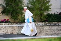 El Papa se compromete a que los crímenes de abuso sexual "no se repitan" en la Iglesia