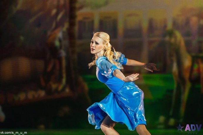 El Cuento De 'La Bella Y La Bestia' Llega Sobre Hielo Al Palacio De Festivales