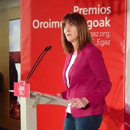 Idoia Mendia en los premios Oroimenak Hegoak
